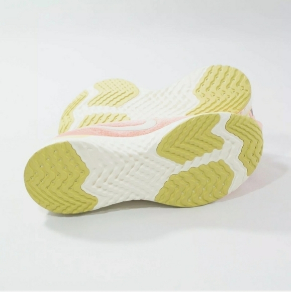 NIKE Odyssey React Running Shoes Size 10 pink and White like new condition - Picture 5 of 11